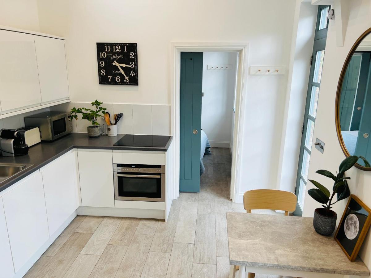 Forge Cottage - Pretty 1 Bedroom Cottage With Free Off Street Parking London Exterior foto